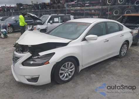 2015 Nissan Altima 2.5 S z USA, uszkodzony, nr VIN 1N4AL3AP0FC486640